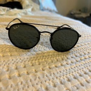 Black raybans
